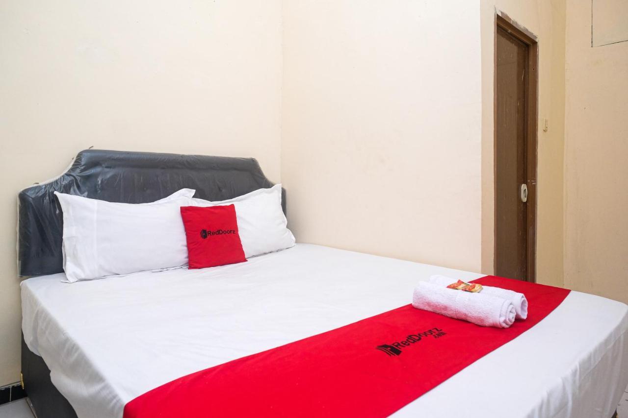 Reddoorz Near Plaza Ambarrukmo Yogyakarta Hotel Maguwo Exterior foto