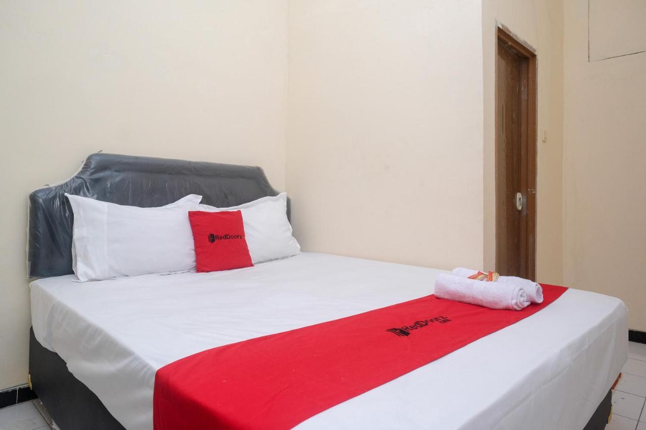 Reddoorz Near Plaza Ambarrukmo Yogyakarta Hotel Maguwo Exterior foto